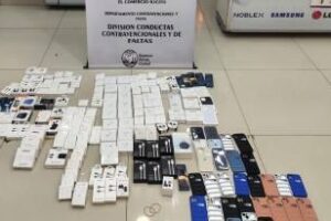 Ciudad:Secuestraron más de 5.000 accesorios de celulares apócrifos