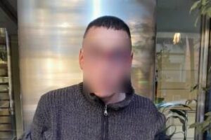 Caballito:Cayó el Coqueto cuando se cortó el pelo en una barbería