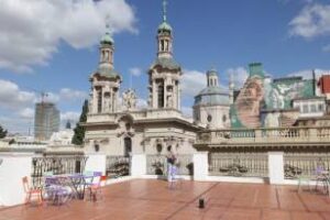 La casa de dos plantas más antigua de la Ciudad 200 años