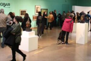 La ciudad:Brindará una visita guiada especial a la muestra “Migrar”