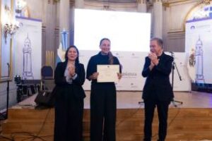 La Legislatura homenajeó:A la bailarina y coreógrafa, Analía González