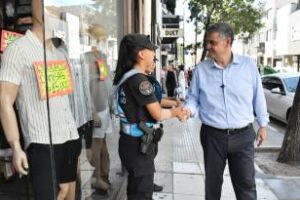 Flores:Los comerciantes dicen que subieron las ventas sin los manteros