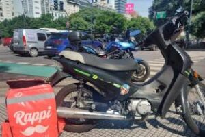 Barrio Monserrat:Cayeron dos falsos deliverys extranjeros armados