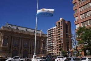 Ciudad:Se decretó duelo por la muerte del Papa Francisco