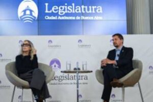 La Legislatura homenajeó a la diseñadora y artista Jessica Trosman