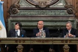 Ciudad:Declaró como Personalidad Destacada al Dr. Luis Ernesto Caro