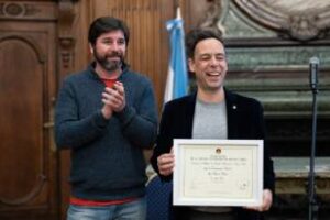 La legislatura porteña:Declaro de Interés al libro «Más allá del Cubo»