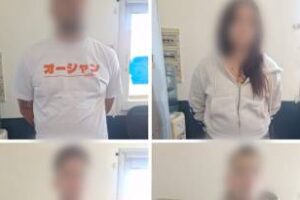 Ciudad:Se detuvo a cuatro personas con 60 dosis de drogas