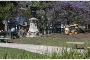 En las Comunas:Renovaciones en plazas y espacios públicos