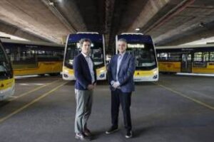 La ciudad:Arrancó el Trambus,menos tiempo de viaje y cero emisiones