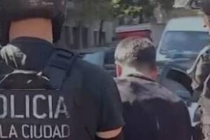 Colegiales:Detuvieron dos colombianos , por robos