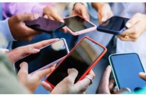 En la ciudad:Compromiso familiar por estudiantes sin celular