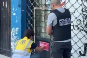 Floresta:Allanaron una barbería en el que se ocultaba un prostíbulo