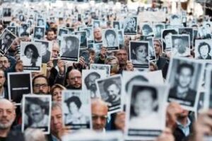 AMIA:Acto Central en Pasteur 633, hoy viernes a las 9:53