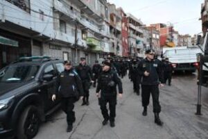 Ciudad desplegó un operativo de seguridad en la villa 1-11-14