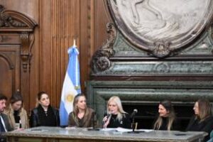 Ciudad:Cambio de nombre de la calle California por «José Luis Cabezas»