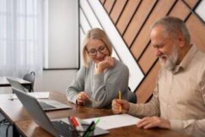 AMIA y BBVA lanzan la cuarta edición de “Emprender +55”
