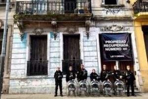 Constitución:La Ciudad recuperó un conventillo tomado,desalojo 990